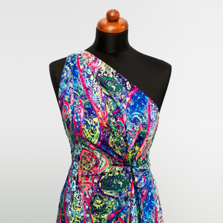 Tkanina z 100% wiskozy.