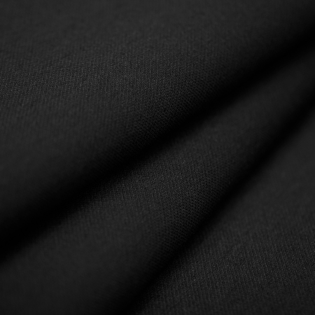 Tkanina Teneryfa to elegancka mieszanka wiskozy z dodatkiem lnu, wyróżniająca się subtelnym, delikatnie melanżowym wykończeniem.