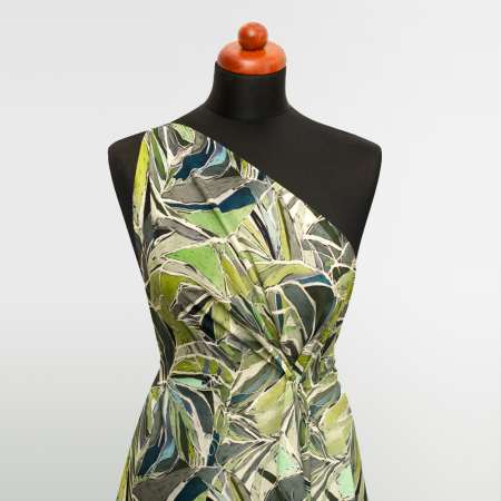 Tkanina z połączenia lnu i tencelu czerpie z obu włókien to, co najlepsze, ale to właśnie len nadaje jej wyjątkowy, naturalny charakter.