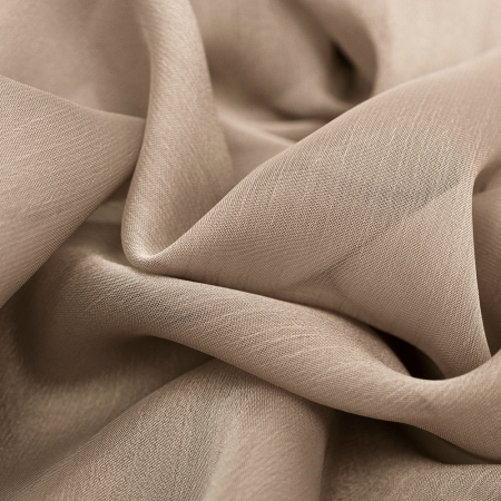 Szyfon Perła to doskonałej jakości tkanina, idealnie nadaje się na eleganckie i szykowną odzież.