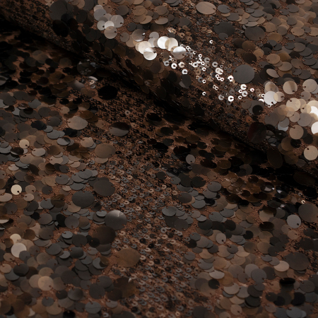 Zjawiskowa tkanina Cekiny Fancy to idealny wybór na kreacje wieczorowe i wizytowe.