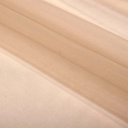 Siatka skin to delikatny, miękki w dotyku tiul w naturalnym odcieniu, który subtelnie stapia się ze skórą.