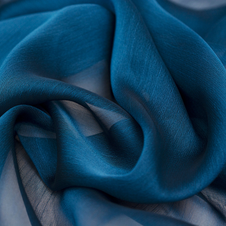 Szyfon Perła to doskonałej jakości tkanina, idealnie nadaje się na eleganckie i szykowną odzież.